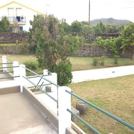 Casa Da Batalha * Πόντα Ντελγκάντα